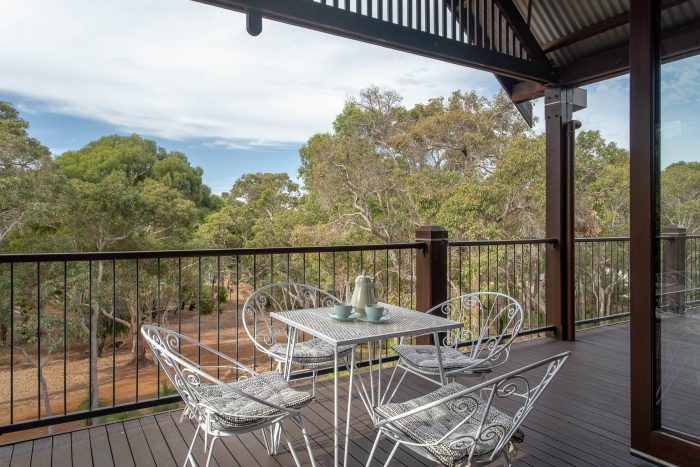 Mibremilla, Eagle Bay